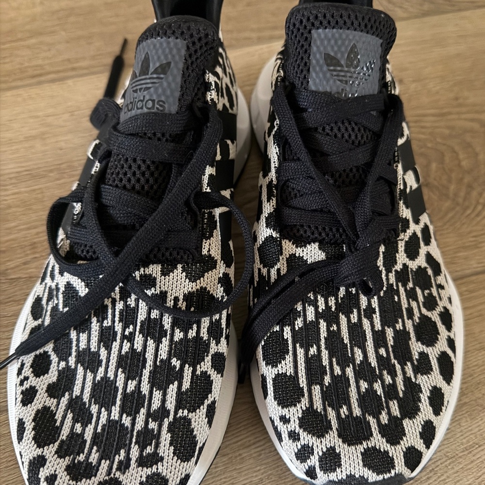 NWOT Never Worn Adidas Leopard Sneakers Size 8.5